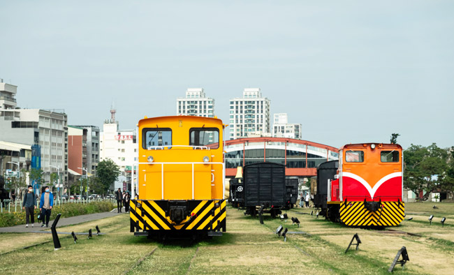 【高鐵假期】高雄濱線啟程.哈瑪星園區火車動態復駛.捷運輕軌.新濱駅前咖啡輕鬆遊一日