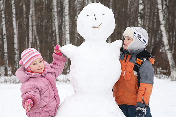 堆雪人、打雪仗