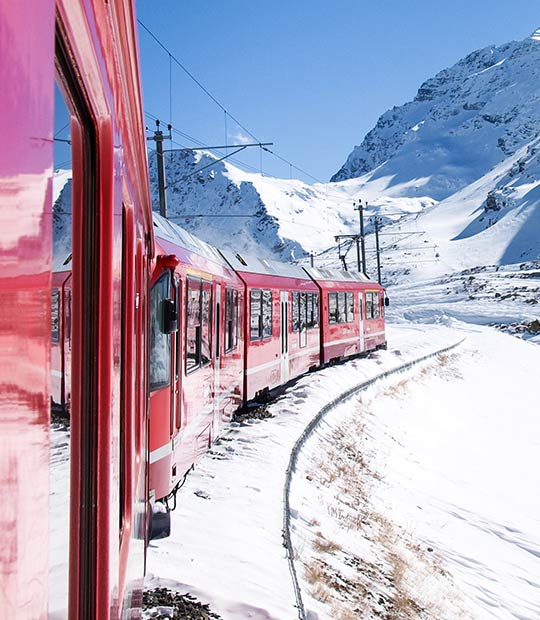 伯連納景觀列車雪景