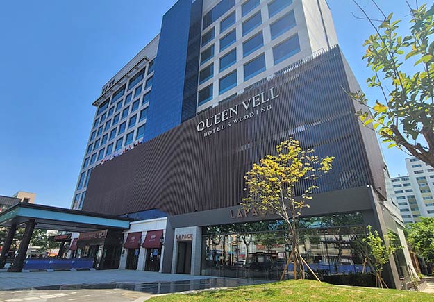 QUEEN VELL HOTEL