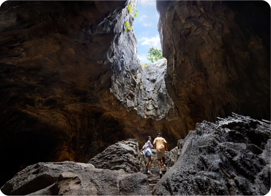 亞洲雨林探險園洞穴